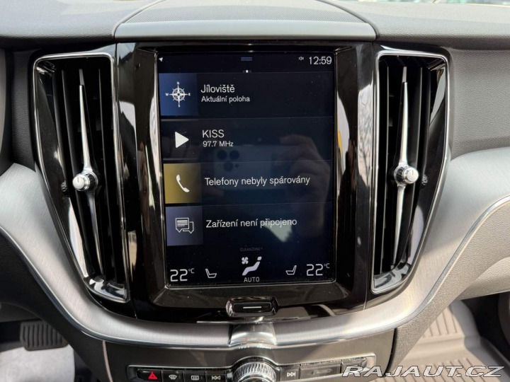 Volvo XC60 T5 2.0 MOMENTUM AT8 AWD 2019