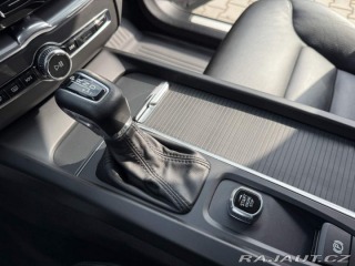 Volvo XC60 T5 2.0 MOMENTUM AT8 AWD 2019
