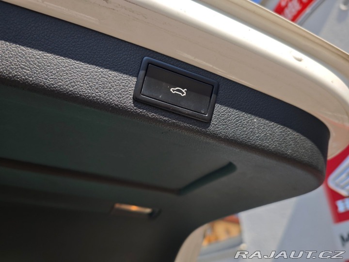 Škoda Superb 1.8 TSi Ambition NAVI Bi- 2010