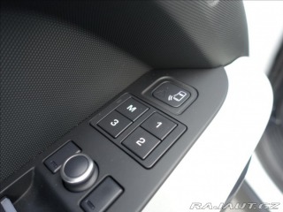 Land Rover Defender 2,0 D240 110 SE,el.tažné, 2020