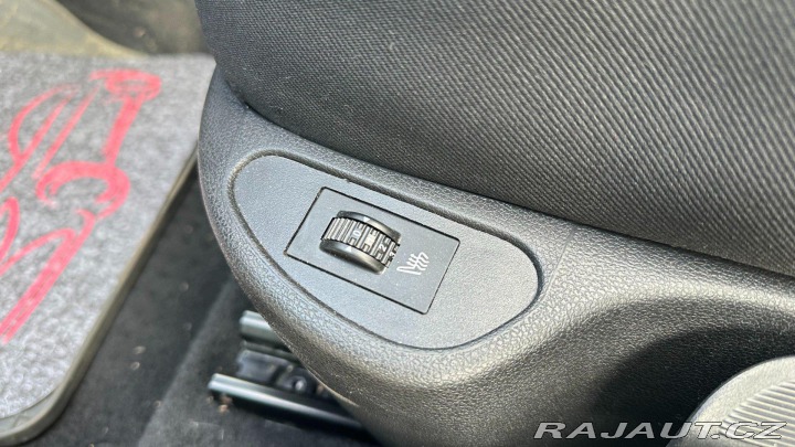 Peugeot 308 1.6i 88kW *ČR*PDC*Klima* 2013