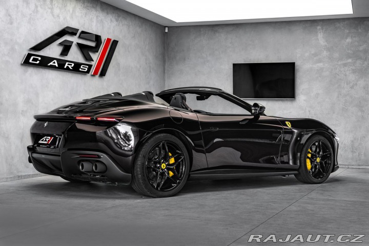 Ferrari Roma Spider 2025