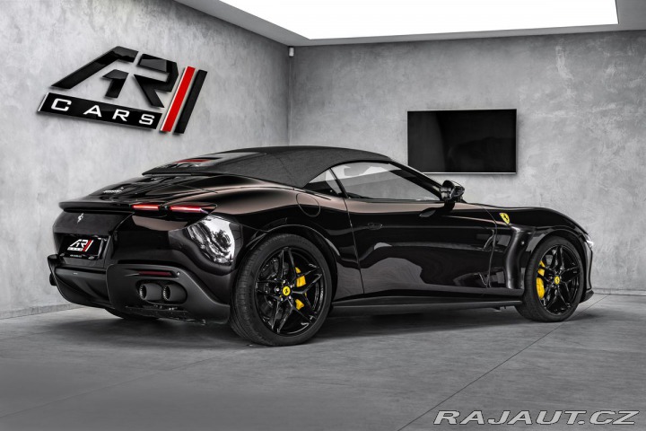 Ferrari Roma Spider 2025
