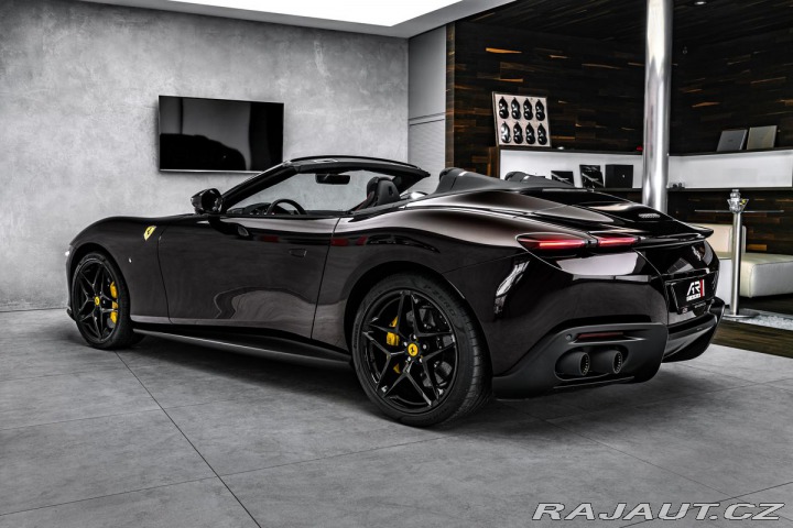 Ferrari Roma Spider 2025
