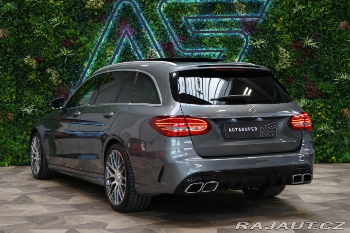 Mercedes-Benz C 63 AMG V8 350kW LED Pano 2019