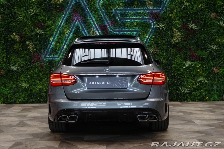 Mercedes-Benz C 63 AMG V8 350kW LED Pano 2019