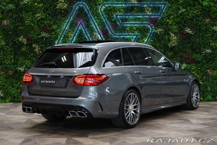 Mercedes-Benz C 63 AMG V8 350kW LED Pano 2019