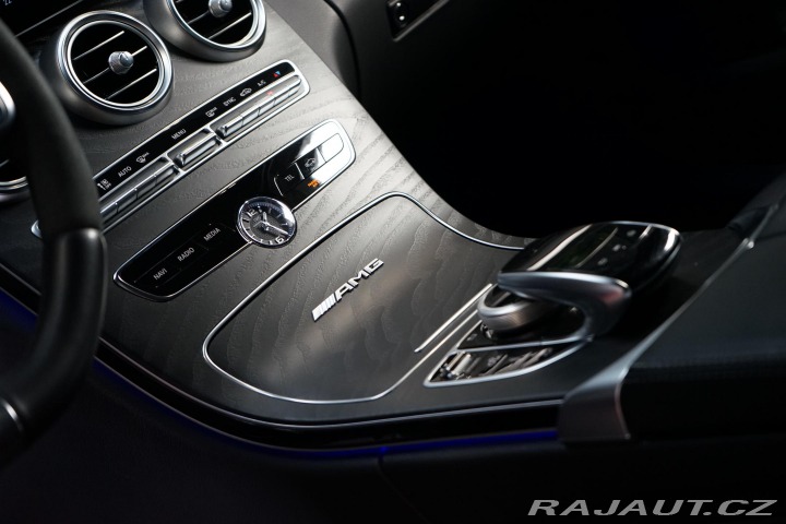 Mercedes-Benz C 63 AMG V8 350kW LED Pano 2019
