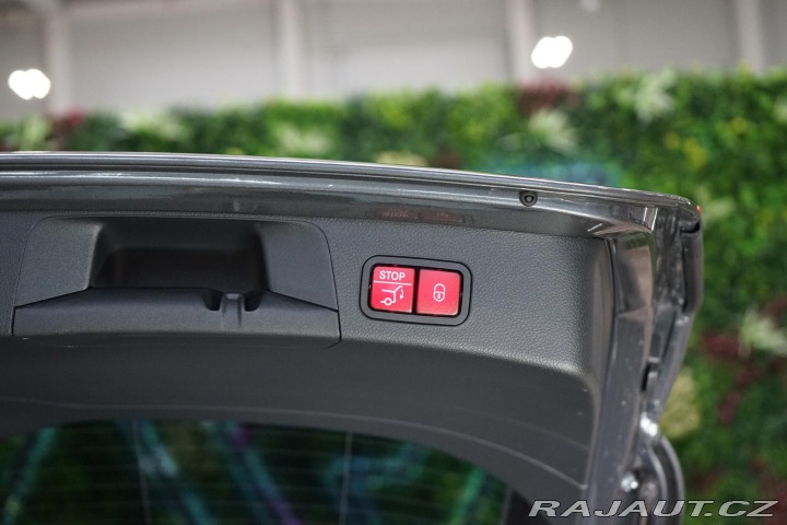 Mercedes-Benz C 63 AMG V8 350kW LED Pano 2019