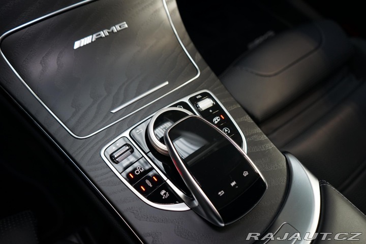 Mercedes-Benz C 63 AMG V8 350kW LED Pano 2019