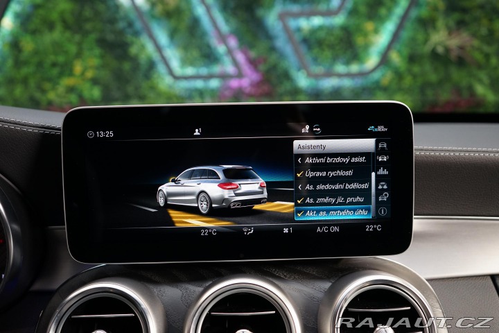 Mercedes-Benz C 63 AMG V8 350kW LED Pano 2019