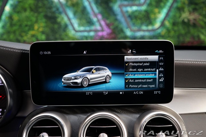 Mercedes-Benz C 63 AMG V8 350kW LED Pano 2019
