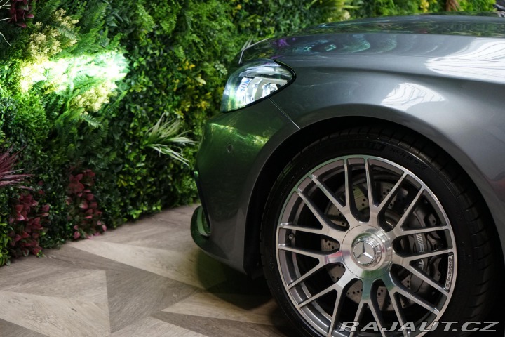 Mercedes-Benz C 63 AMG V8 350kW LED Pano 2019