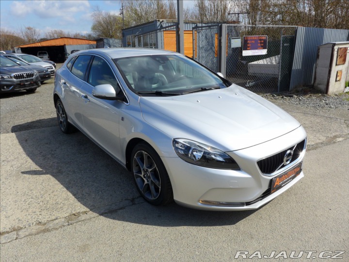 Volvo V40 D2 OCEAN RACE NAVI 2016
