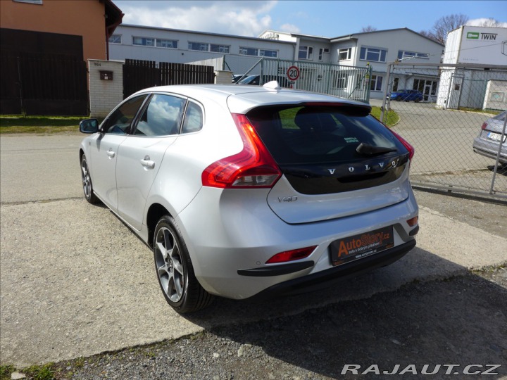 Volvo V40 D2 OCEAN RACE NAVI 2016