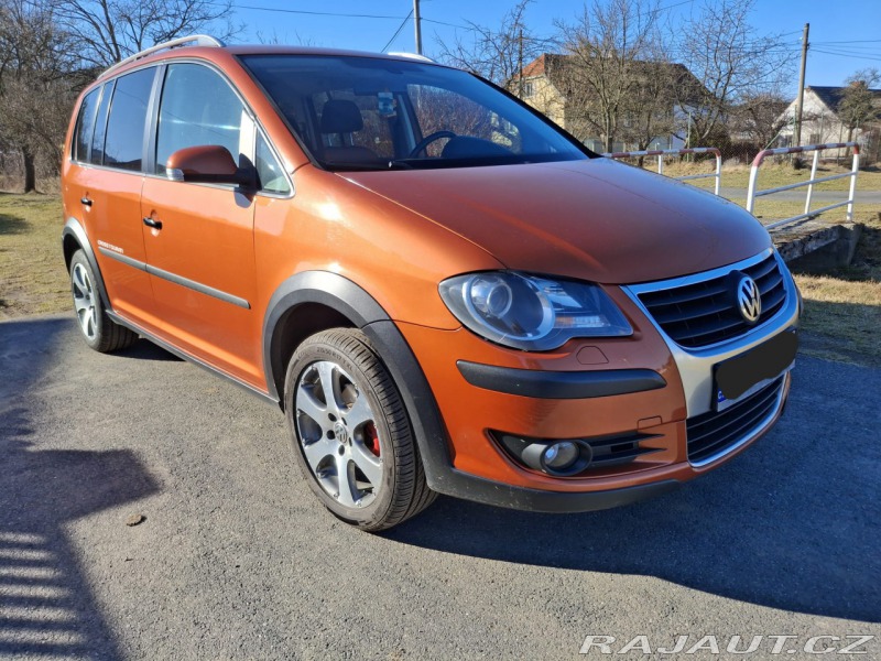 Volkswagen Touran Cross