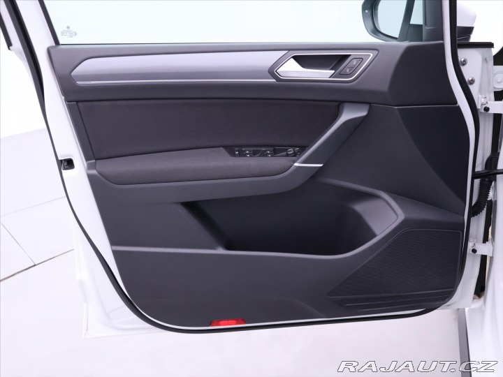 Volkswagen Touran 1,4 TSI DSG R-line LED Na 2017