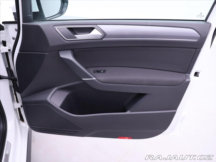Volkswagen Touran 1,4 TSI DSG R-line LED Na 2017