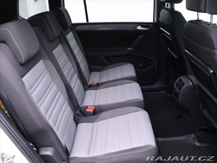 Volkswagen Touran 1,4 TSI DSG R-line LED Na 2017