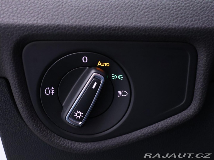 Volkswagen Touran 1,4 TSI DSG R-line LED Na 2017