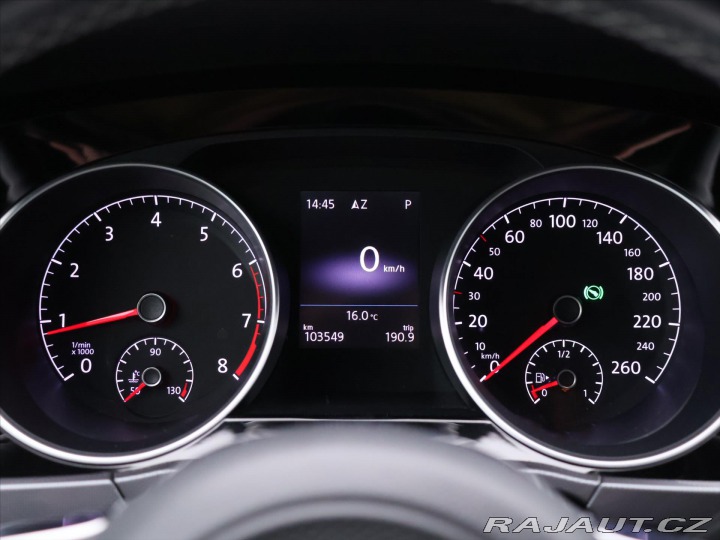 Volkswagen Touran 1,4 TSI DSG R-line LED Na 2017