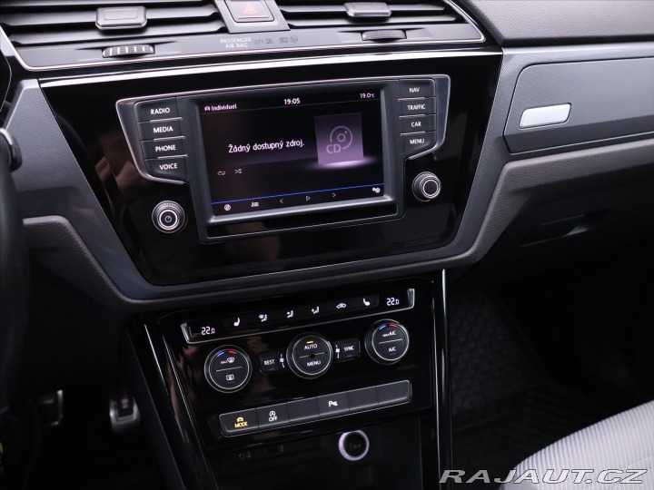 Volkswagen Touran 1,4 TSI DSG R-line LED Na 2017