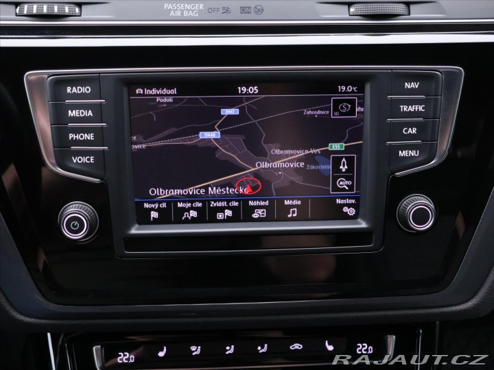 Volkswagen Touran 1,4 TSI DSG R-line LED Na 2017