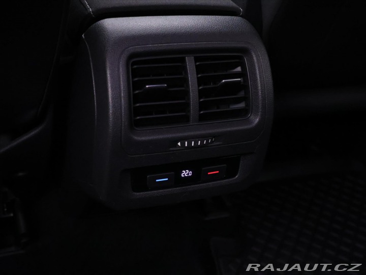 Volkswagen Touran 1,4 TSI DSG R-line LED Na 2017