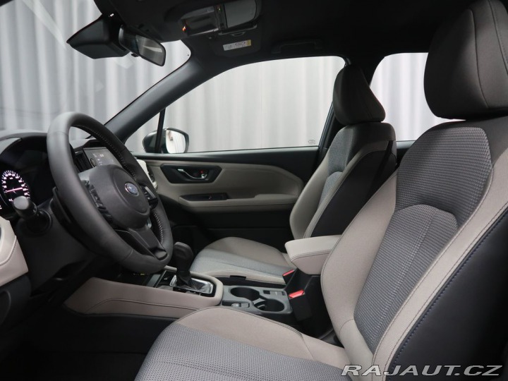 Subaru Forester 4X4. ACTIVE. Služební. SL 2025