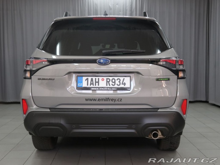 Subaru Forester 4X4 AWD. FIELD. Předváděc 2025