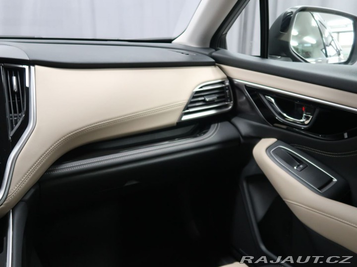 Subaru Outback TOURING + světlá kůže Nap 2025