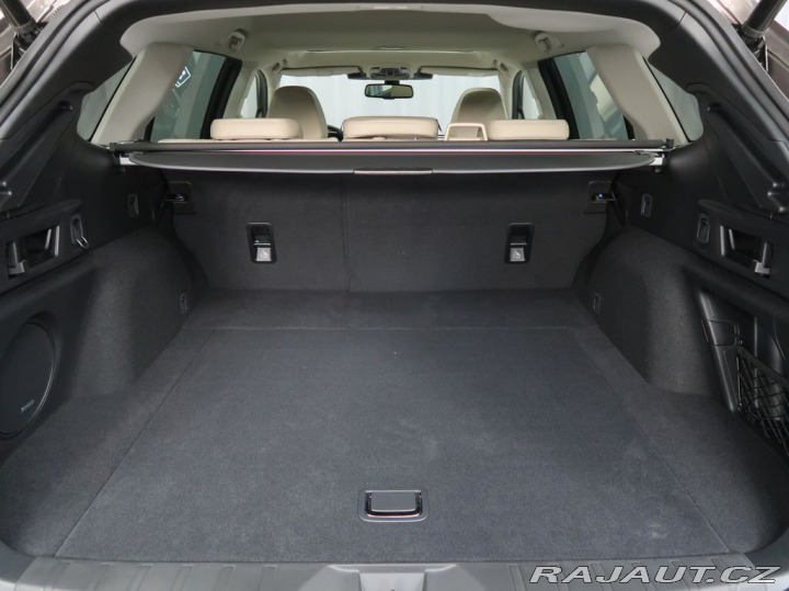 Subaru Outback TOURING + světlá kůže Nap 2025