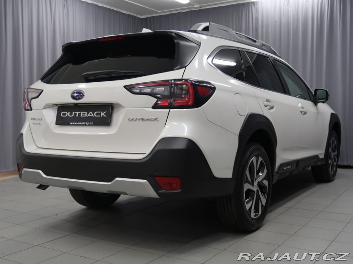 Subaru Outback TOURING + světlá kůže Nap 2025