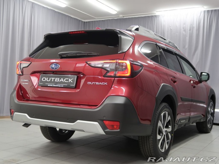 Subaru Outback TOURING 4X4. Světlá kůže. 2025