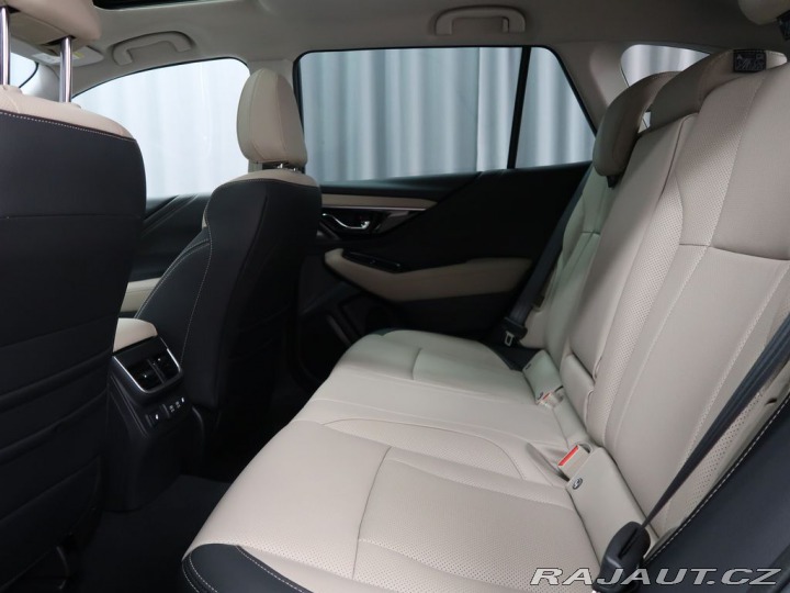 Subaru Outback TOURING 4X4. Světlá kůže. 2025