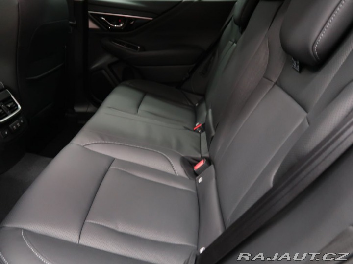Subaru Outback TOURING 4X4. REZERVACE! 2025