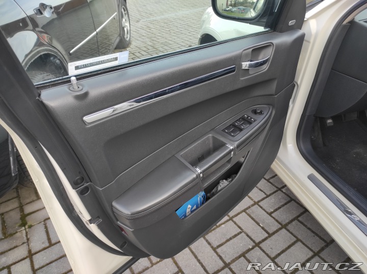 Chrysler 300C Touring 2006