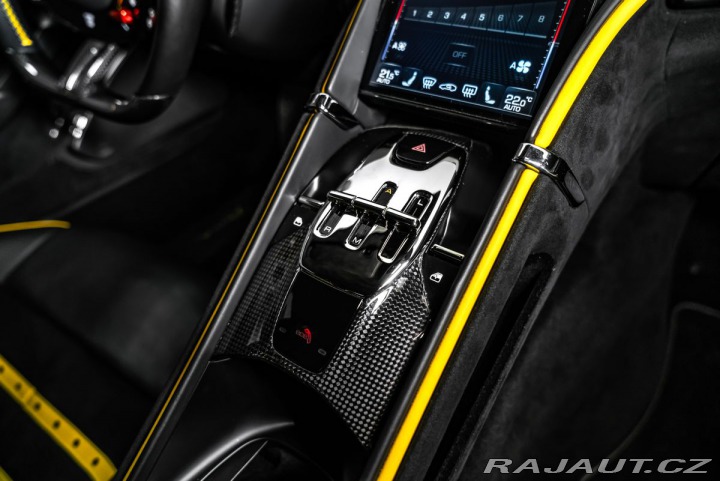 Ferrari Roma Karbon +LEDs, kamera 360° 2022