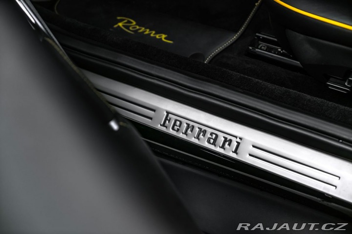 Ferrari Roma Karbon +LEDs, kamera 360° 2022