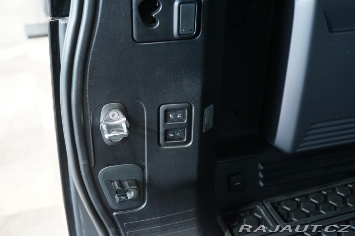 Land Rover Defender P525 Meridian HUD 360 Vzd 2023