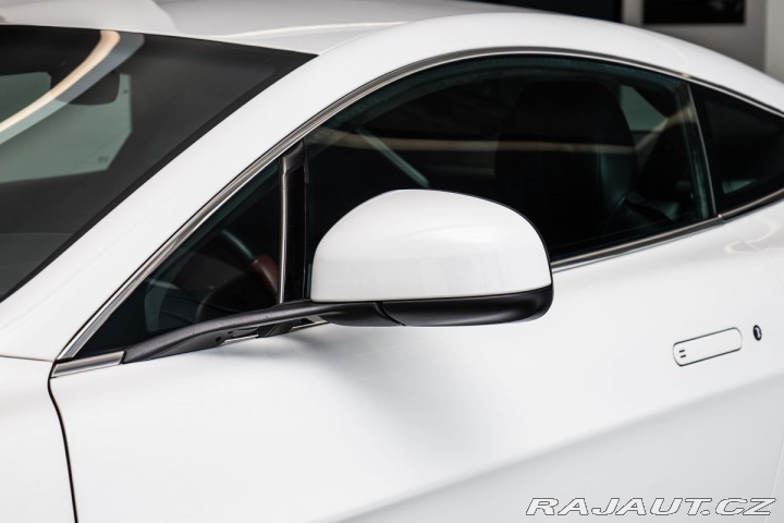 Aston Martin V8 Vantage 2010
