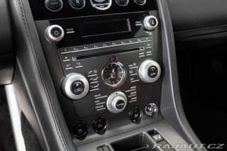 Aston Martin V8 Vantage  2010