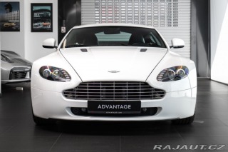 Aston Martin V8 Vantage  2010