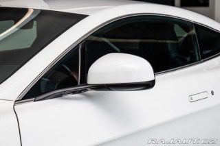 Aston Martin V8 Vantage  2010
