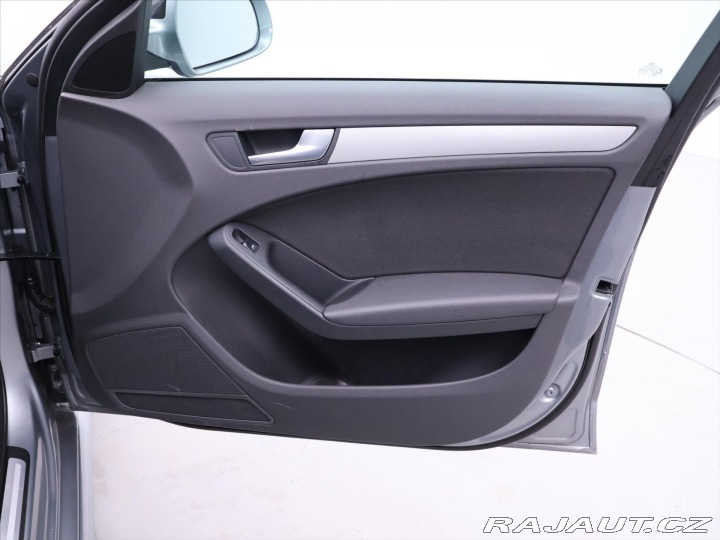 Audi A4 2,0 TDI Quattro S-line 1. 2011