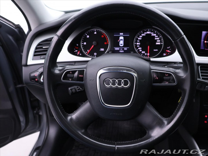 Audi A4 2,0 TDI Quattro S-line 1. 2011