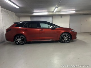 Toyota Corolla GR Sport 2.0 Hybrid e-CVT 2025