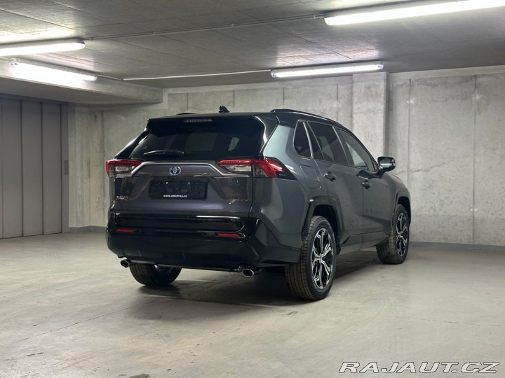 Toyota RAV4 SELECTION 2.5 Plug -in H 2025