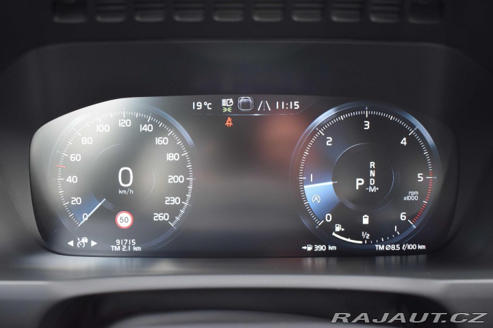 Volvo XC90 B5 R-DESIGN*TAŽNÉ*DPH*ČR 2021