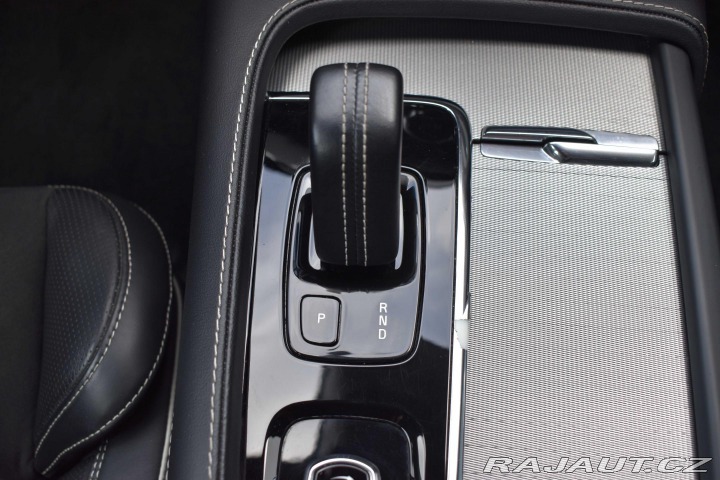 Volvo XC90 B5 R-DESIGN*TAŽNÉ*DPH*ČR 2021